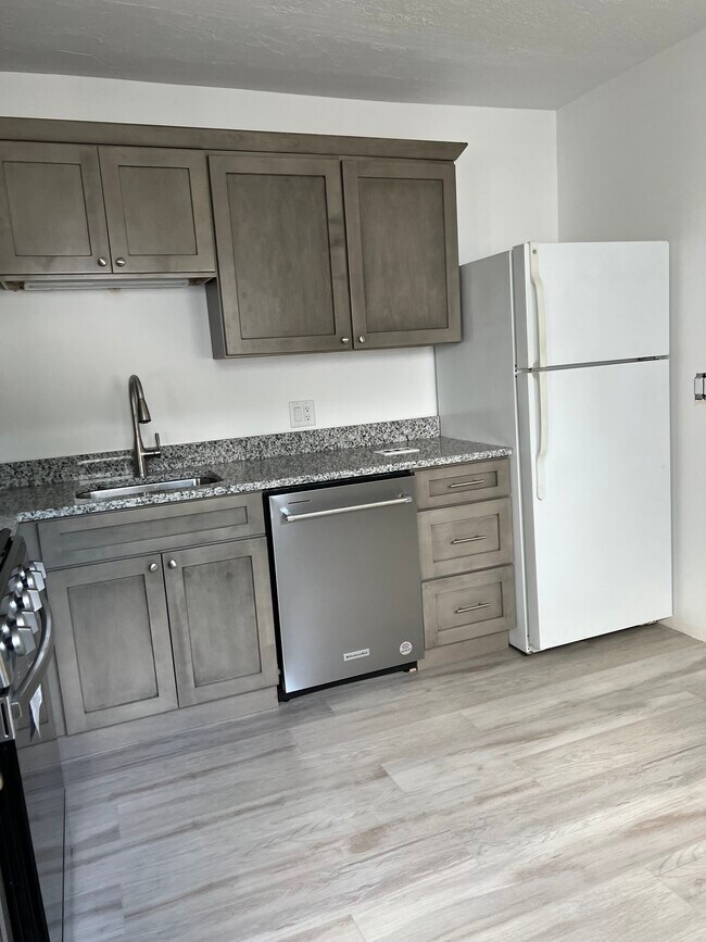 Photo - 100 Franklin Ave Unit 1