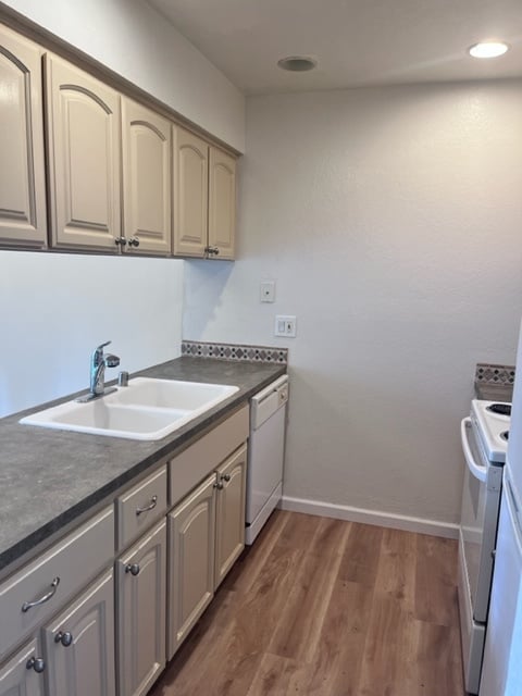 Photo - 1925 46th Ave