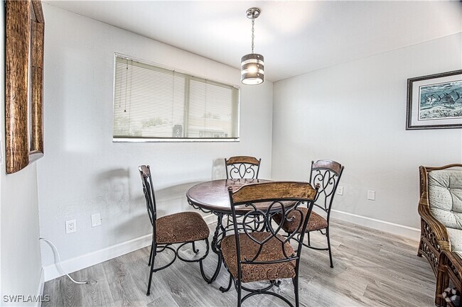 Building Photo - 2037 W First St Unit B Rental