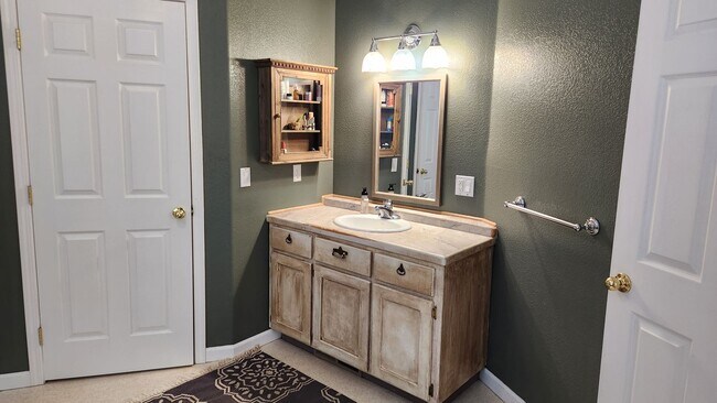 Photo - Large Home Close to Town In The Trees