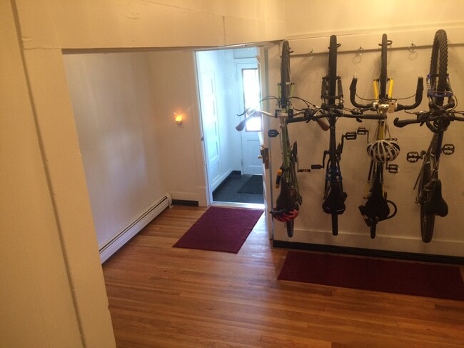 Foyer - 1304 W Kiowa St Unit 3