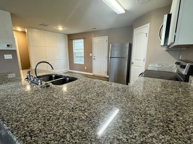 Photo - 201 N Sanford Ave