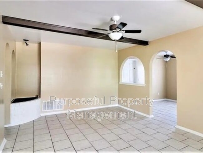 Photo - 809 Meadowgreen Dr