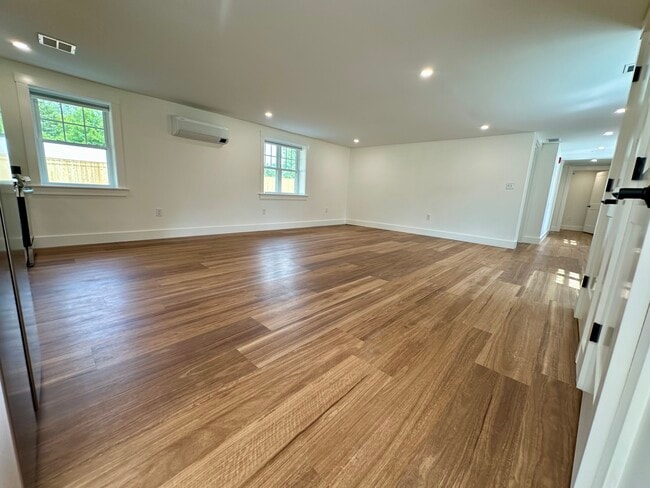 Photo - 122 S Silver Ln