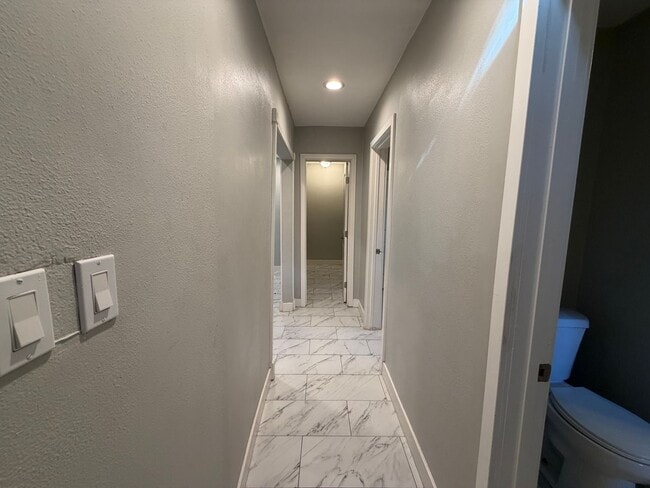 Photo - Beautifully updated 1 bed 1 bath in Thousand Oaks! All utilities included