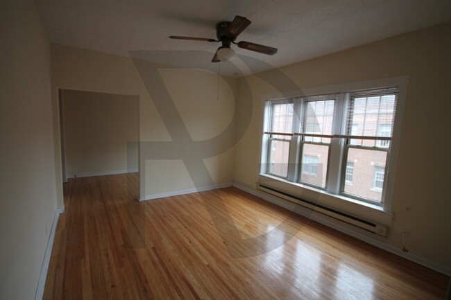 Photo - 634 W Barry Ave Apartments Unit 626.5-N3