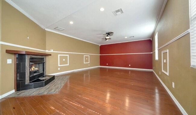 Photo - Huge Home Minutes from Downtown Tulsa