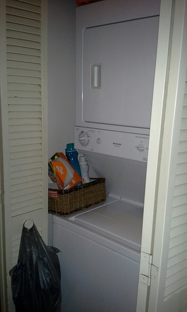 Washer/dryer - 252 Majorca Ave