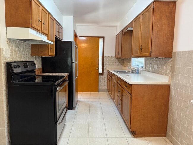 Photo - 2300 Burr Oak Ave
