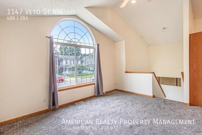 Photo - 1147 Veto St NW