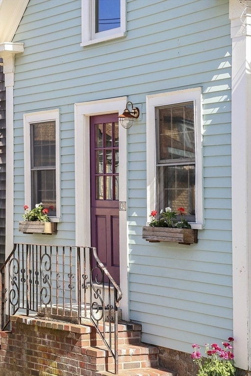 42 Main St