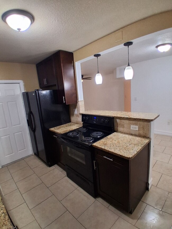 Photo - 21995 Catherine Ave Casa