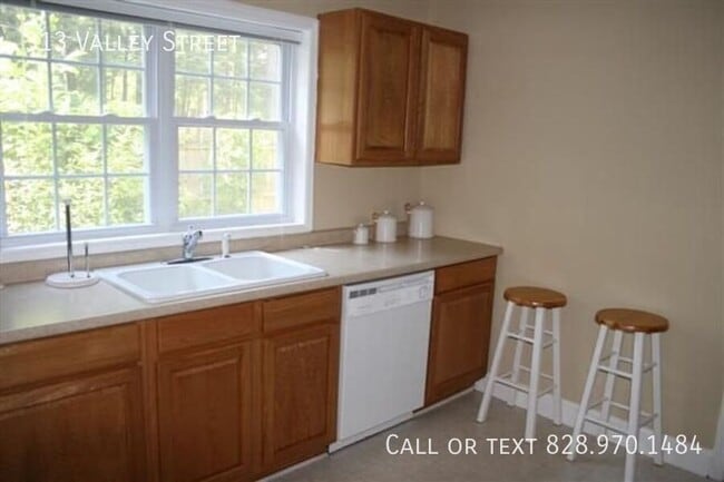 Photo - 313 Valley St