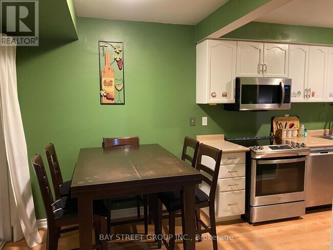 Photo - 5958 Greensboro Dr