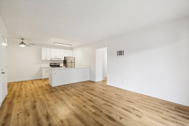 Valle at 9151 Kenwood