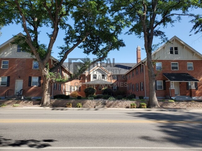 Building Photo - 201 E S 1st St Unit 8