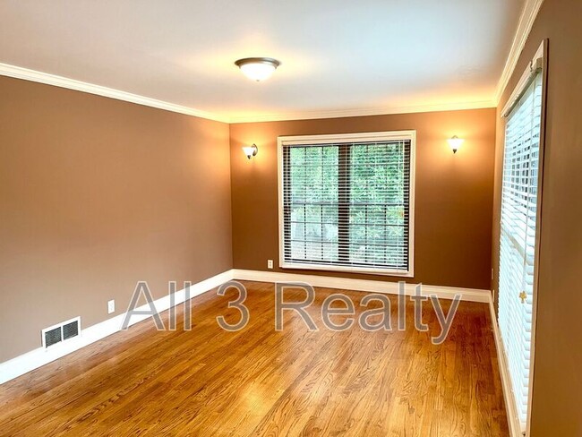 Photo - 4059 Charleston Ct SE