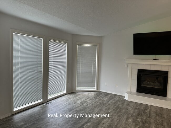 Photo - 3009 Ray Ave