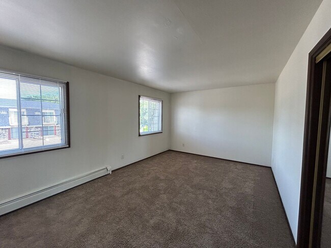 Colony Court Apartments LLC