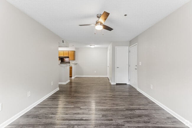 2BR, 2BA - 1,004SF - Living Room