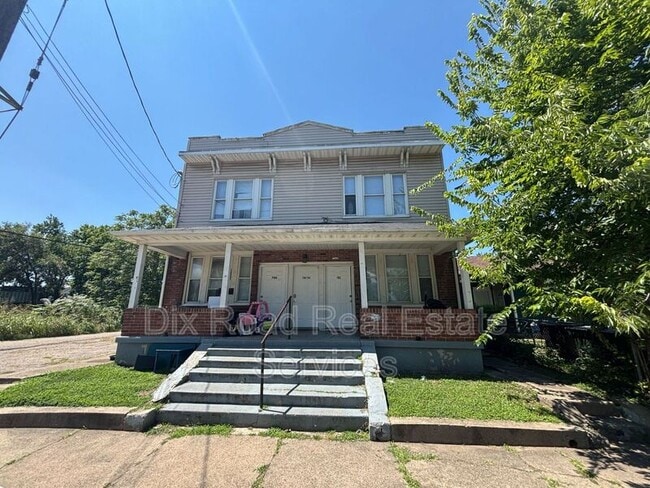 Building Photo - 704 Baltimore St