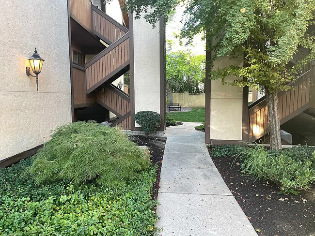 Photo - 6862 Countrywoods Cir Condo Unit 24E