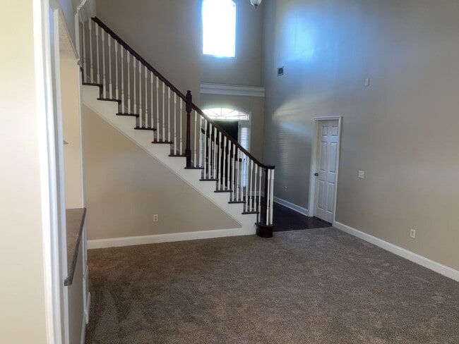 Photo - 186 Bristol Way