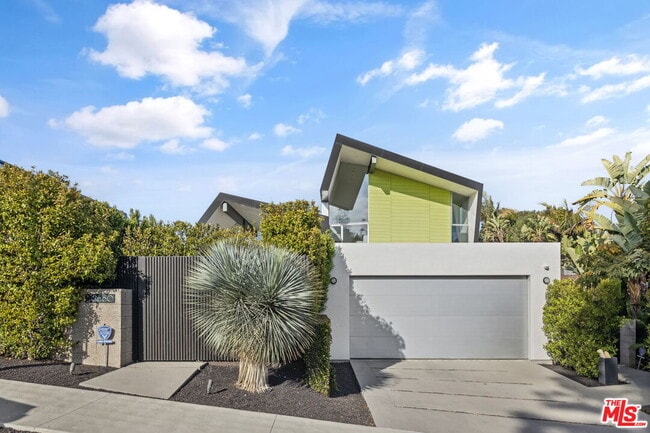 Photo - 3660 Inglewood Blvd