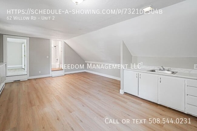 Photo - 62 Willow Rd Unit 2