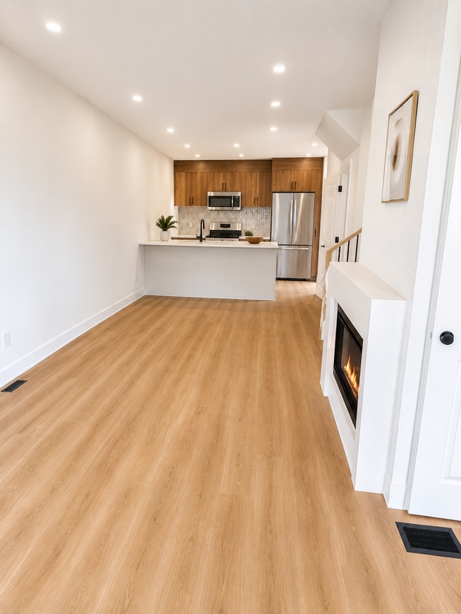 Photo - 10526 70 Ave NW Unit 1
