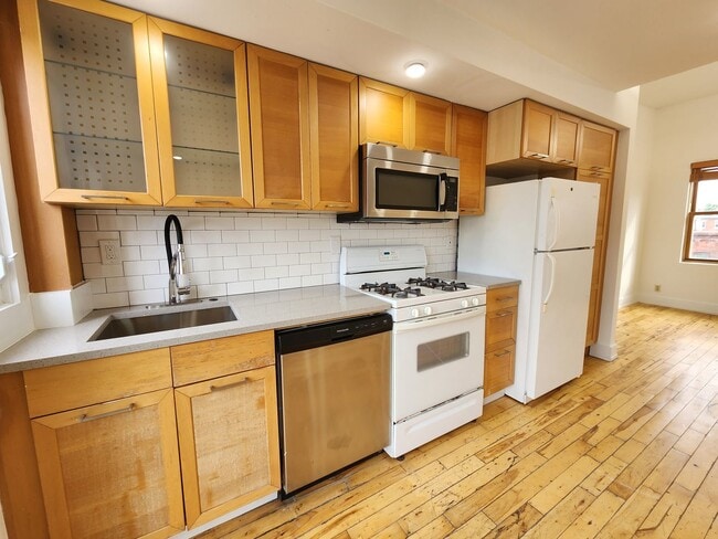 Photo - Beautiful 3 bedroom in brewerytown Unit 2