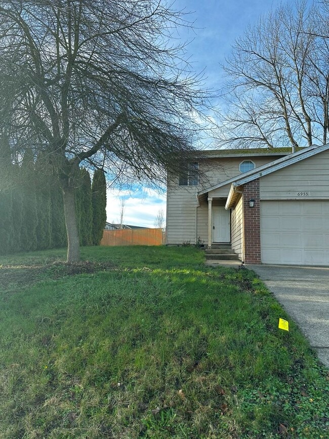 Building Photo - Ridgetop Duplex Unit 6955 Ridgetop Drive NE