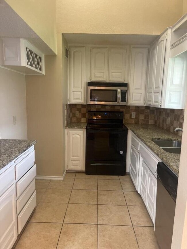 Photo - Wonderful 3BR, 2.5BA, 2-car home in Wataug...