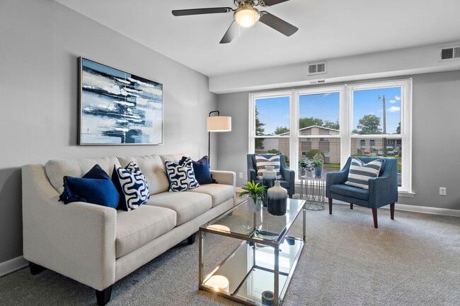 Photo - Marina Point