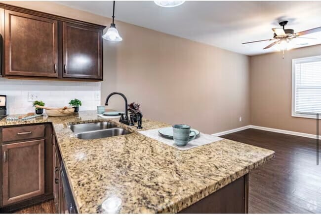 Photo - 2495 Rollow Ln