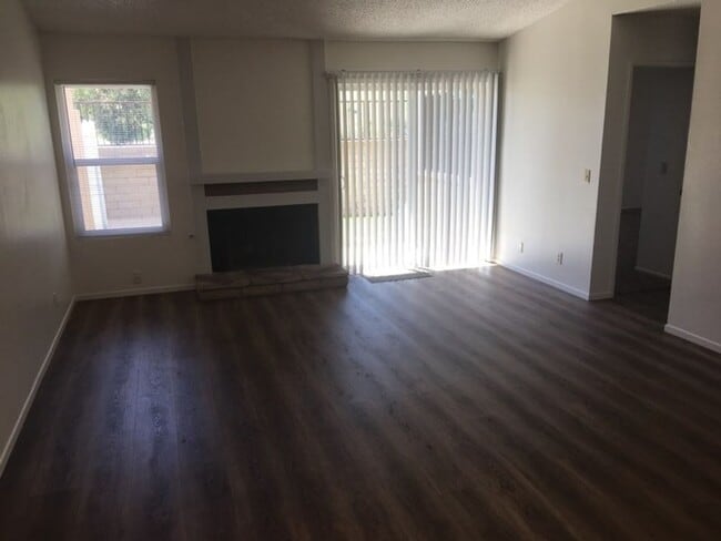 Photo - 44727 La Paz Rd