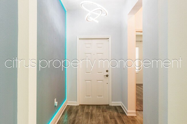 Photo - Immaculate, Beautifully Appointed, Spacious 5/3 in Tohoqua