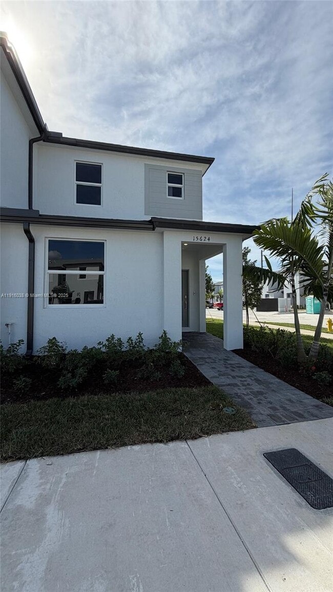 Building Photo - 15624 SW 276th Terrace