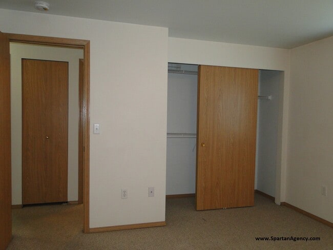 Photo - 16114 93rd St E