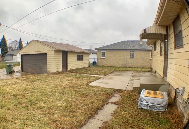 Building Photo - 4442 N 82nd St Rental