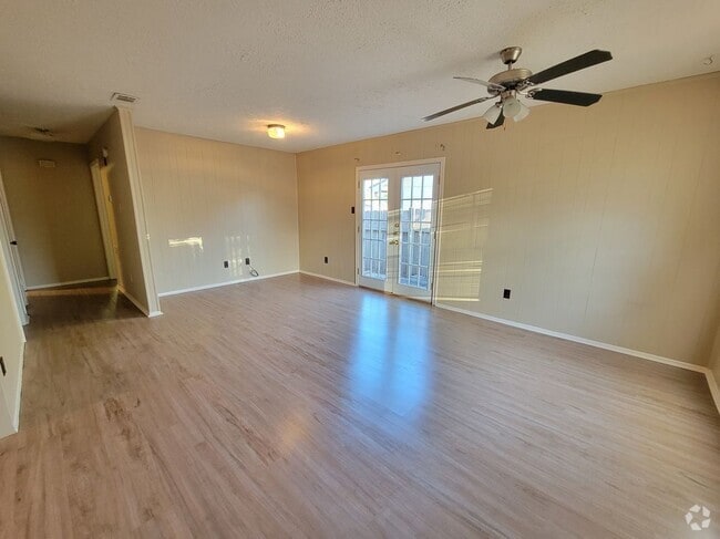 Building Photo - 3312 Longleaf Cir Rental