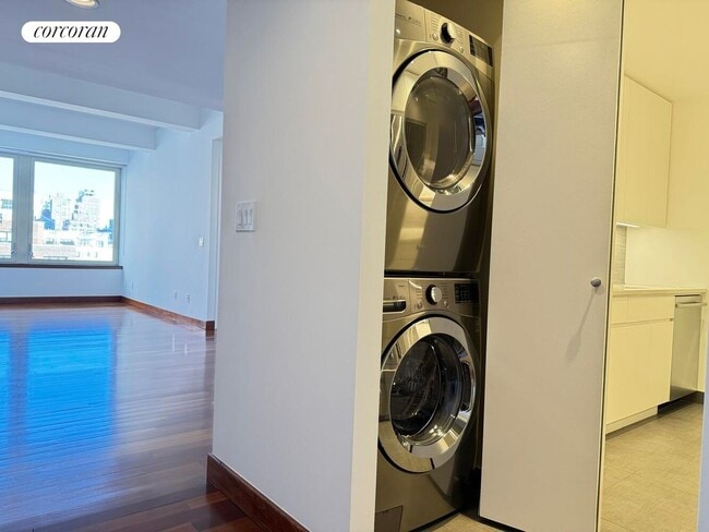 Photo - 305 E 63rd St