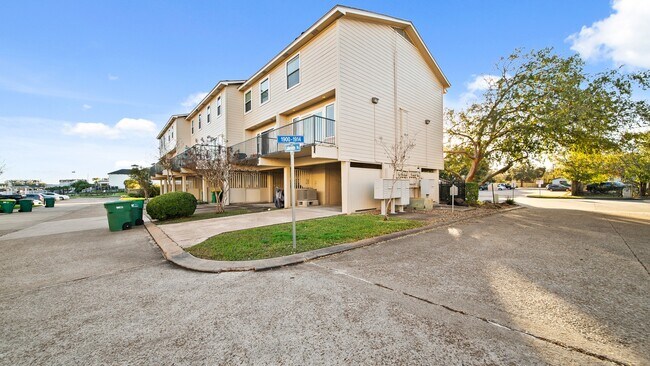 Photo - 1914 Lakeside Dr