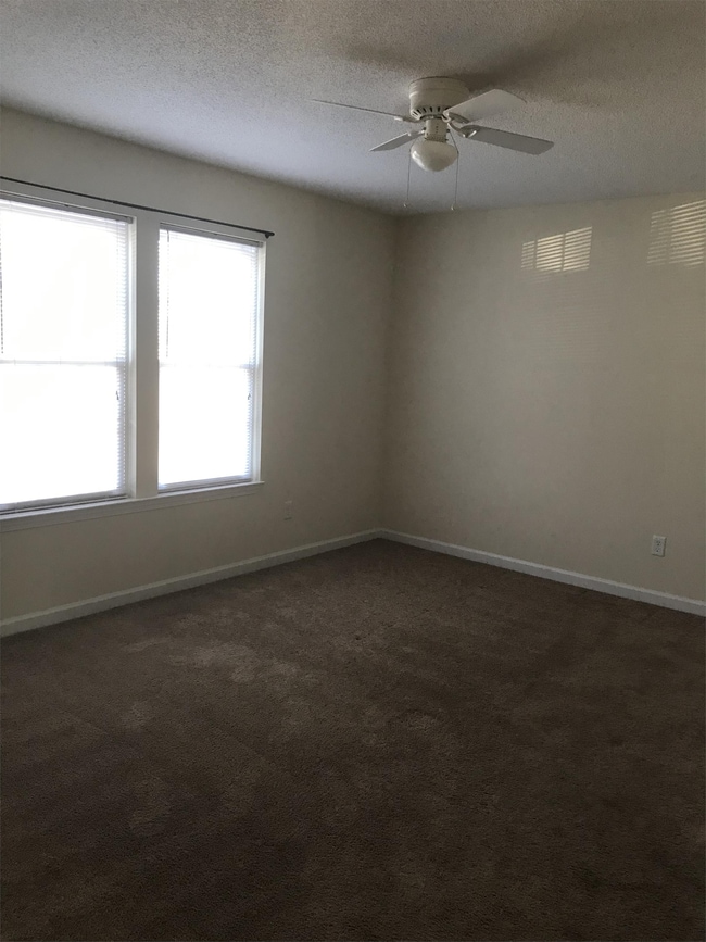 Photo - 2808 Davis Rd