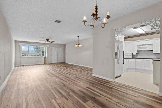 Photo - 1425 N Stoneridge Manor
