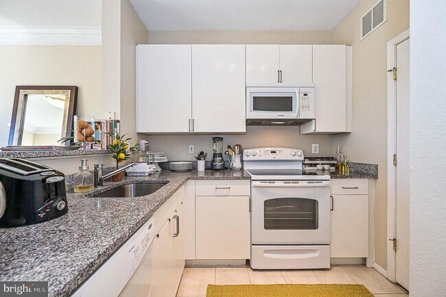 Photo - 1570 Spring Gate Dr. Unit 7302