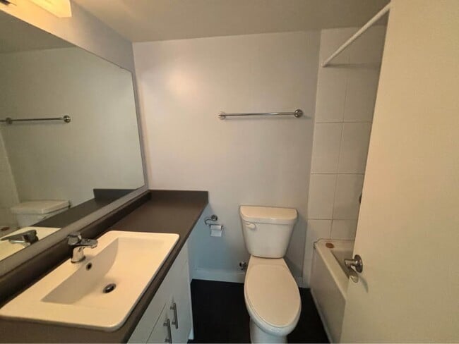 Photo - 2626 Cook St