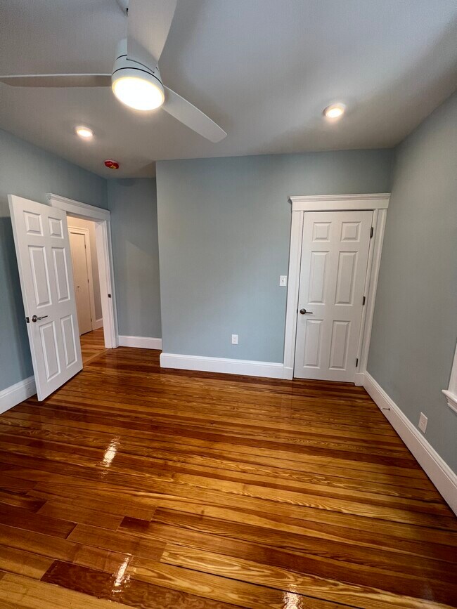 Photo - 11 Burnham St Unit 2