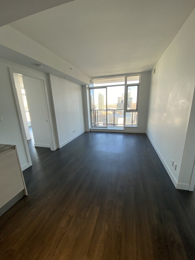 Photo - 310-2012 12 Ave SW