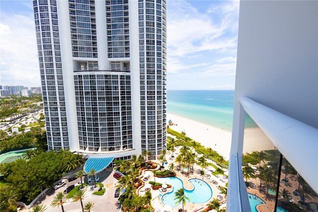 Photo - 18101 Collins Ave Unidad 1703